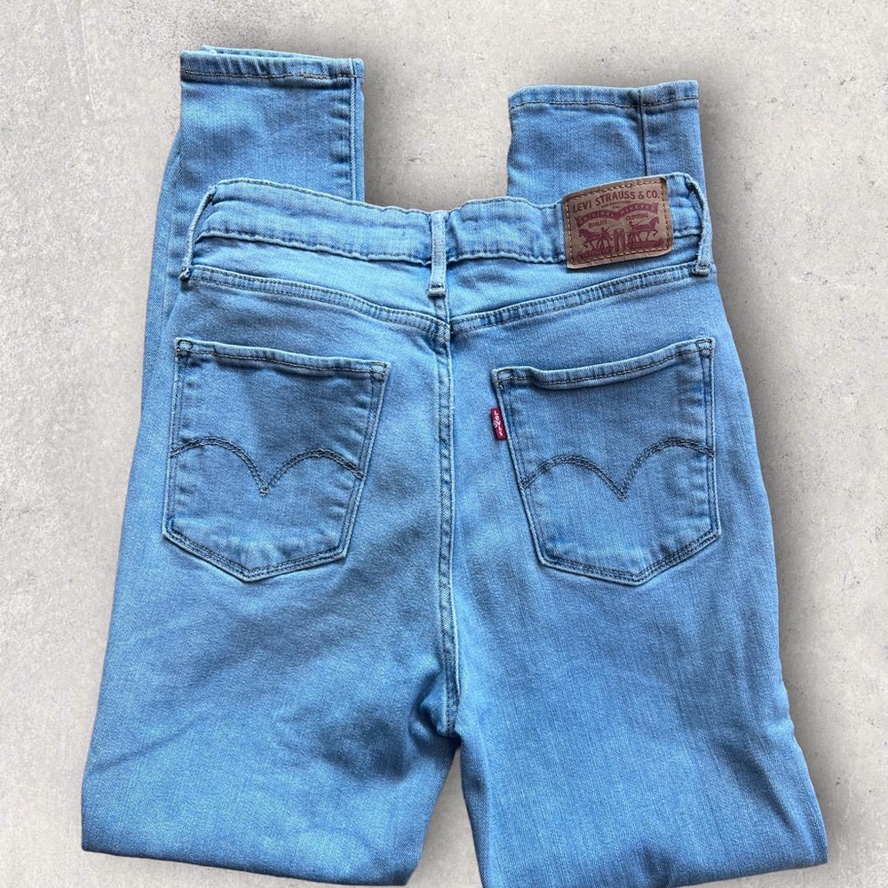 Levi jeans